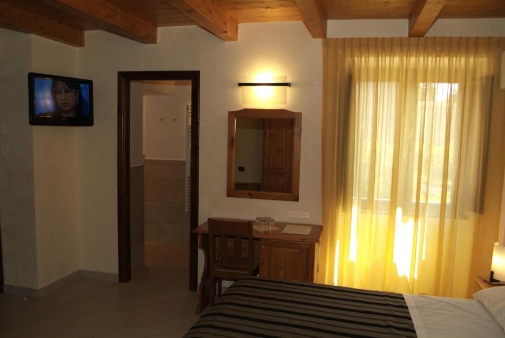 Locanda Dal Sor Francesco Vetralla Rum bild